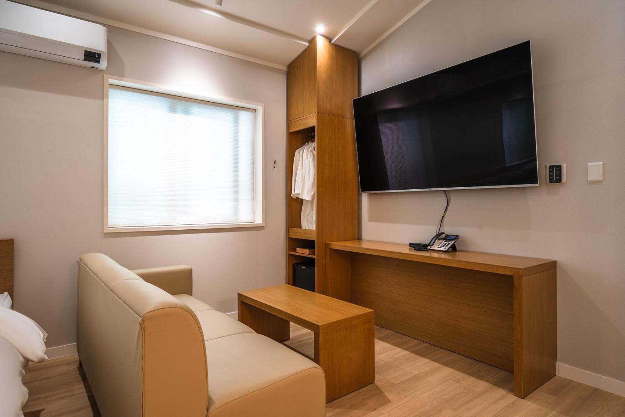 Mono Hotel Suwon Exteriör bild